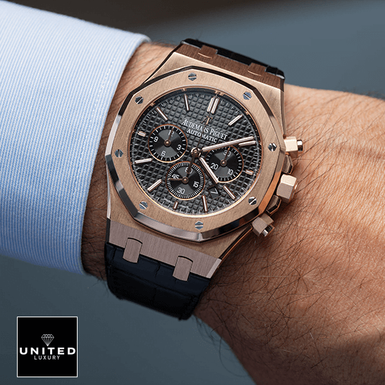 Audemars Piguet Royal Oak Chronograph 26320OR Audemars Piguet Royal Oak Black Dial Gold Case Replica on the man wrist