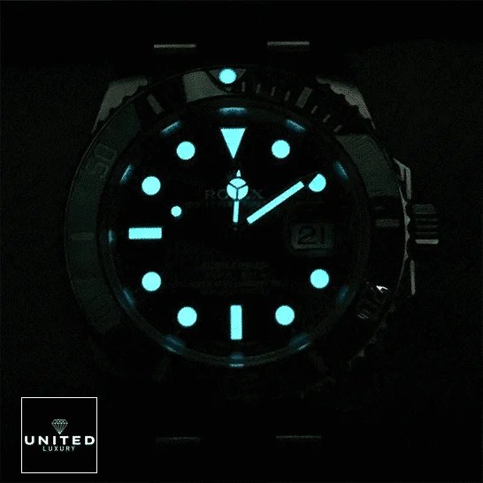 Rolex Submariner Date 116610LV Rolex Submariner Hulk 116610LV Luminous Dial Replica Black Background