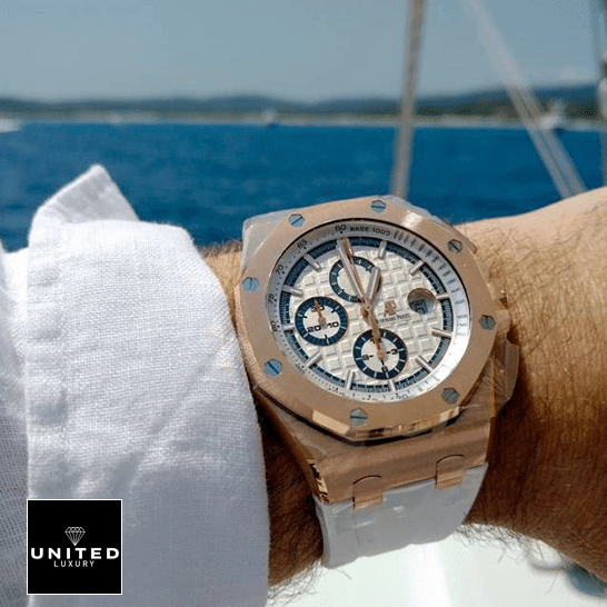 Audemars Piguet Royal Oak Offshore 26408OR.OO.A010CA.01 Audemars Piguet Gold Case White Dial Rubber White Bracelet Replica sea background