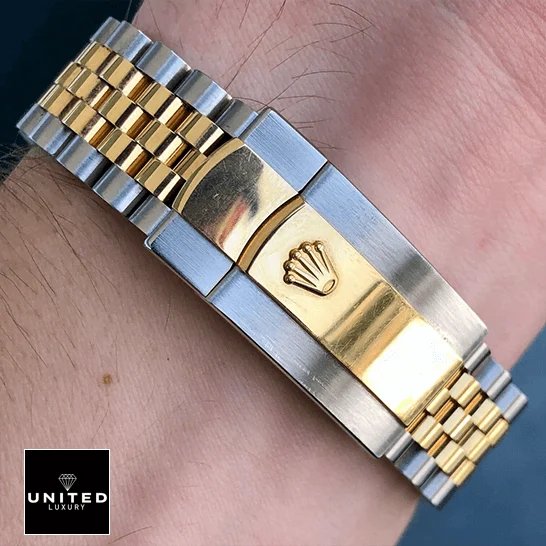 Rolex Datejust 126333 Black Jubilee Premium Replica 1:1 Rolex Datejust 126333 Yellow Gold Steel Jubilee Replica on the wrist