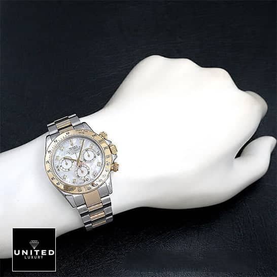 Rolex Daytona Two-Tone 116523 Rolex Daytona Two Tone White Dial 116523 Oyster Replica on the wrist