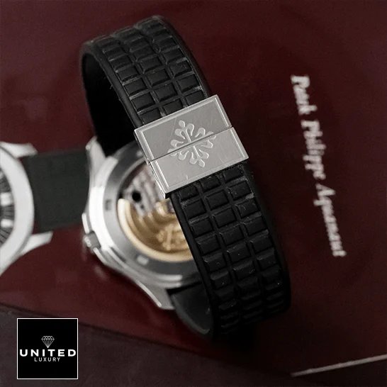 Patek Philippe Aquanaut 5065A-001 patek_philippe_aquanaut_black_dial_5065_replica_back_unitedluxurynet