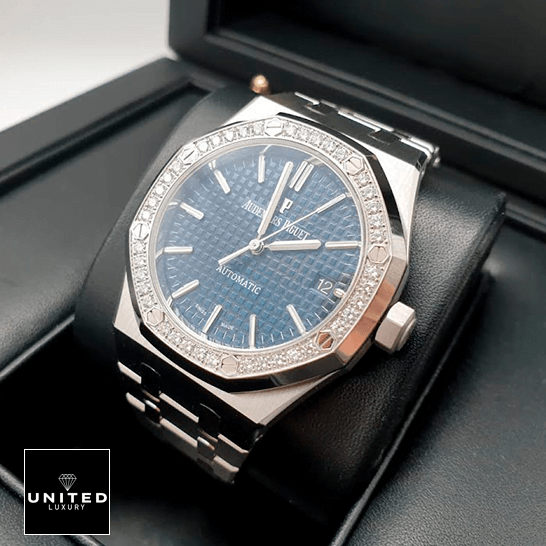 AP Royal Oak 15451ST.ZZ.1256ST.03 Diamond Re-creation Supreme Copy 1:1 Audemars Piguet Blue Dial Diamond Bezel Replica in the black box
