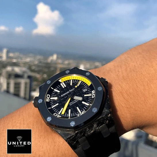 Audemars Piguet Royal Oak Offshore Diver 15706AU Audemars Piguet Royal Oak Offshore Diver 15706AU.OO_.A002CA.01 Replica on the wrist