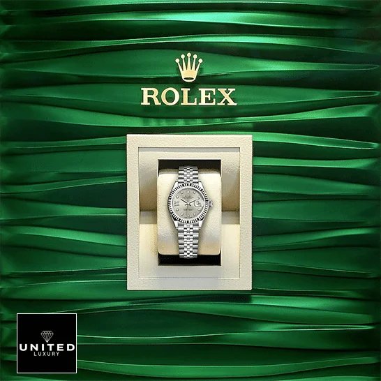 Rolex Lady-Datejust 279174 Silver Dial Jubilee Premium Replica 1:1 Rolex Lady-Datejust 279174-0021 Replica Green Wave Background
