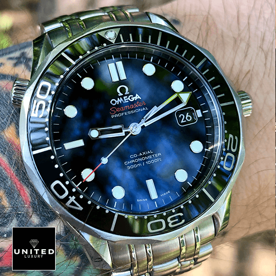Omega Seamaster 212.30.41.20.03.003 Omega Seamaster Blakc Dial Steel 300m Replica on the tattoo wrist