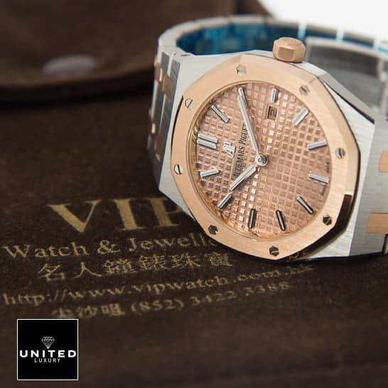 Audemars Piguet Royal Oak 25940SK.OO.D002CA.02 Two tone ap replica velvet floor view