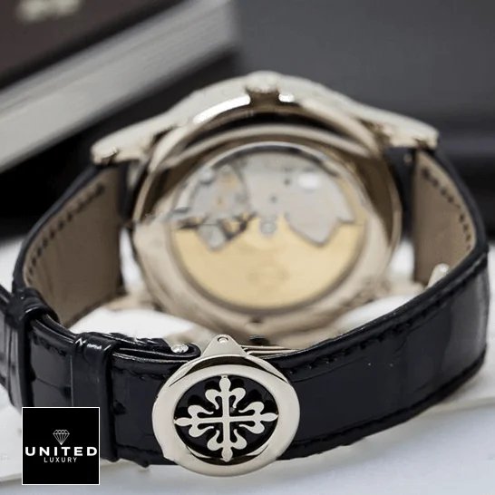 Patek Philippe Complications 5396G-011 patek_philippe_5396G_011_annual_calendar_5396_white_gold_silver_dial_unitedluxurynet