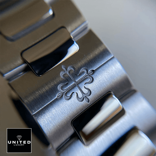 Patek Philippe Nautilus 7118/1A Patek Philippe Nautilus 71181A-011 Stainless Steel Bracelet Replica clasp on the logo