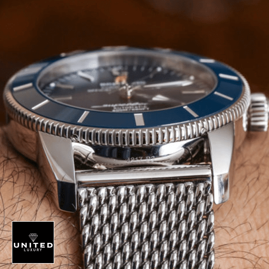 Breitling Superocean Heritage II B20 AB201016 Breitling AB2010161C1A1A Blue Bezel Replica on the man wrist