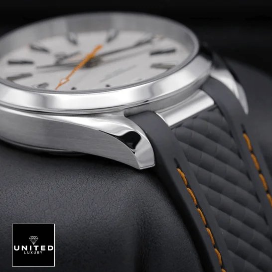 Omega Seamaster Aqua Terra Co-Axial Master Chronometer 220.12.41.21.02.002 Pro Clone 1:1 omega aqua terra 220.12.41.21.02.002 replica silver Omega Aqua Terra 220.12.41.21.02.002 White Dşal Black Rubber Bracelet Replica side view