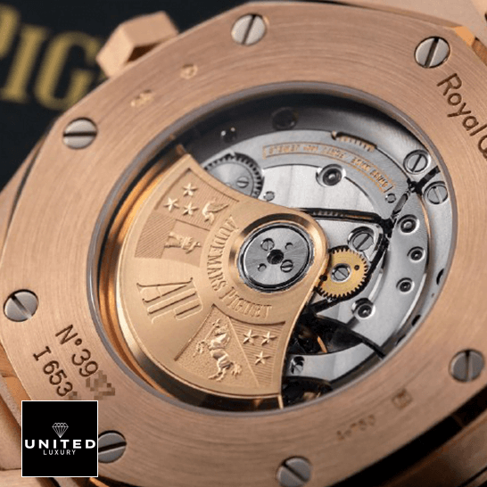 Audemars Piguet Royal Oak 15400OR.OO.1220OR.02 High-End Replica 1:1 audemarspiguet royaloak 15400OR.OO .1220OR.02 replica back Audemars Piguet 15400 Royal Oak Gold Case Replica close view mechanism
