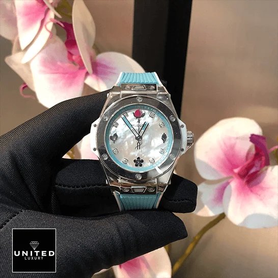Hublot Big Bang One Click Chen Man 465.SE.6070.RW.CHM17 Replica hublot big bang one click chen man 465 SE 6070 RW CHM17 replica front two Hublot Big Bang White Dial 465_SE_6070_RW_CHM17 Replica on the hand