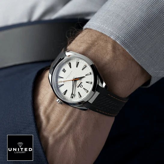 Omega Seamaster Aqua Terra Co-Axial Master Chronometer 220.12.41.21.02.002 Pro Clone 1:1 omega aqua terra 220.12.41.21.02.002 replica wrist Omega Seamaster White Dial Replica on the man wrist