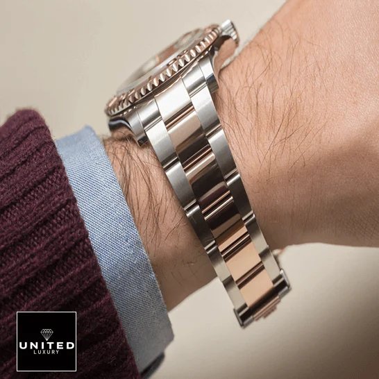 Rolex 116621 Oyster Rose Gold Replica on the man wrist