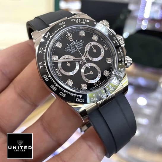 Rolex Daytona Cosmograph 116519LN Rolex Daytona Oysterflex 116519LN Black Rubber Bracelet Replica in their hands