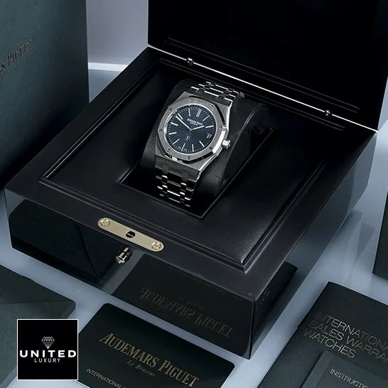 Audemars Piguet Royal Oak audemarspiguet-royaloak-15202ST.OO_.1240ST.01-replica-unitedluxury