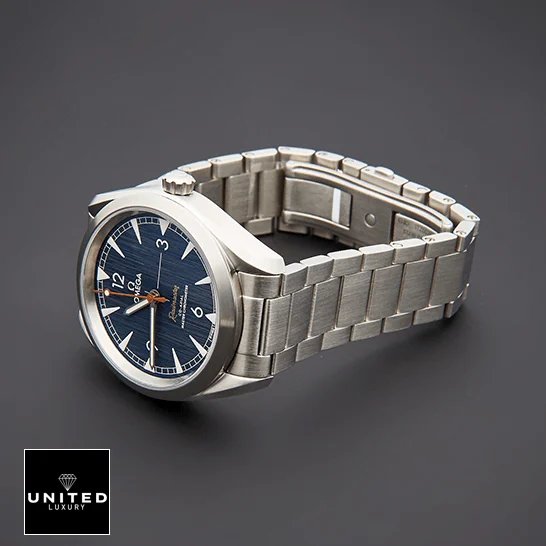 Omega Railmaster Co-Axial Master Steel 220.10.40.20.03.001 Collector’s Clone 1:1 omega seamaster 220.10.40.20.03.001 replica tiltedleft Omega Seamaster 220.10.40.20.03.001 Blue Dial Steel Oyster Replica grey background