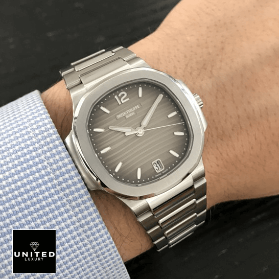 Patek Philippe Nautilus 7118/1A Patek Philippe Nautilus 71181A-011 Grey Dial Stainless Stell Replica on the man wrist